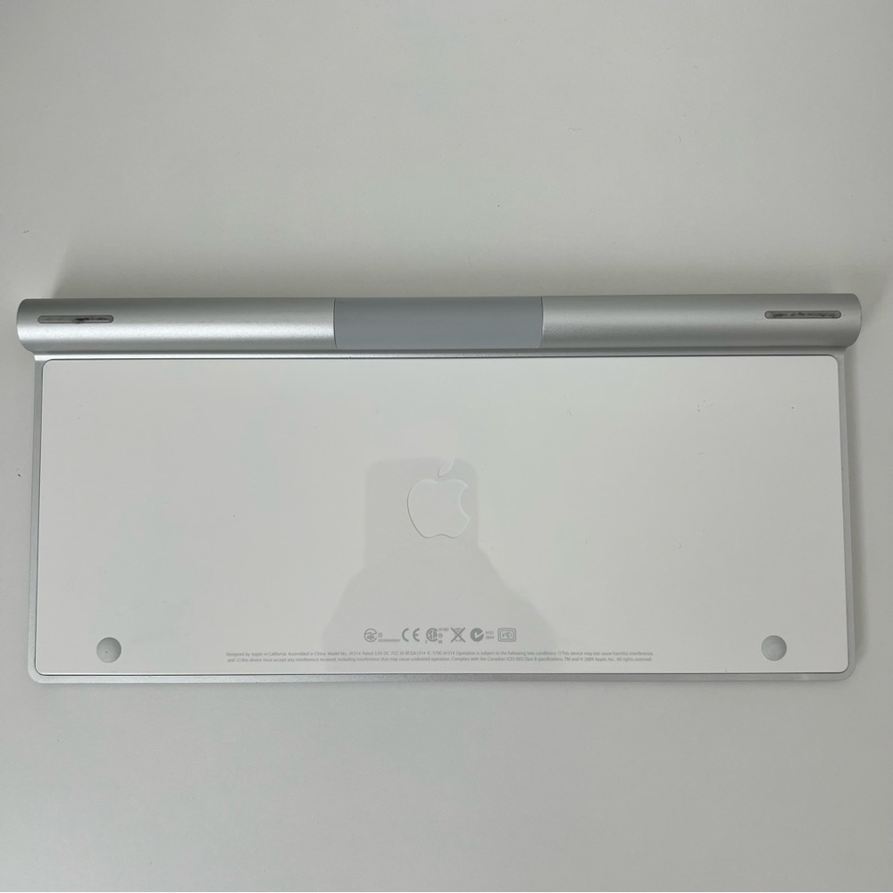 Apple Magic Keyboard - Picture 2 of 3
